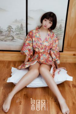 男人把女人强吻扒衣服