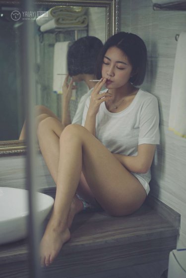 美女的女脚奴(女女)